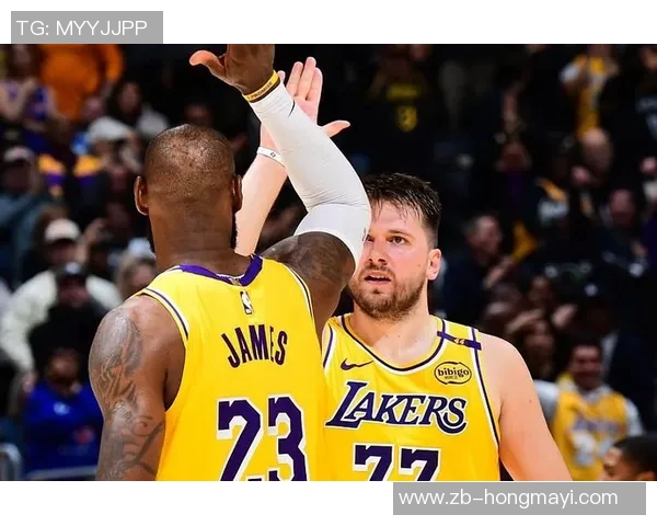 勇士队与尼克斯队激战正酣球迷期待精彩对决与惊喜表现