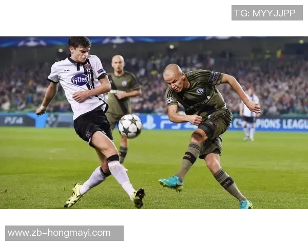 流浪者队与华沙队的激烈对抗揭示足球战术与团队精神的较量